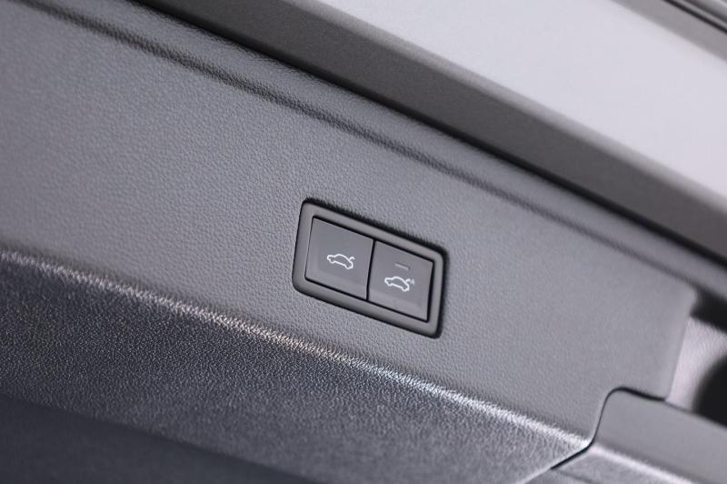 VW Touareg R-Line TDI 4MOTION