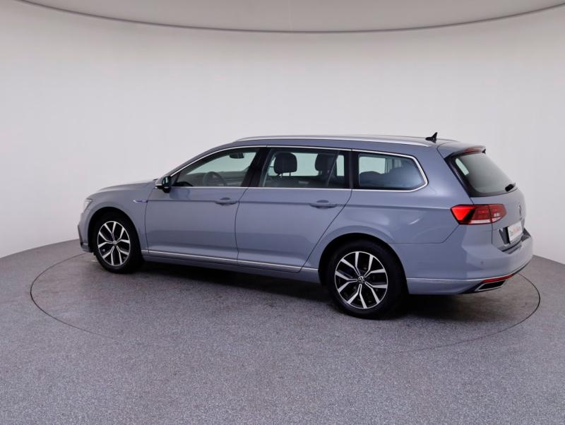 VW Passat GTE Variant