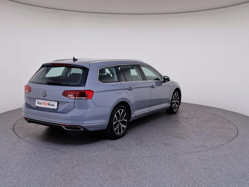 VW Passat GTE Variant