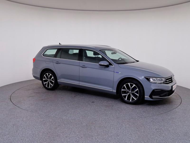 VW Passat GTE Variant