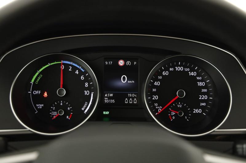 VW Passat GTE Variant