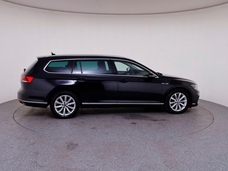 VW Passat GTE Variant