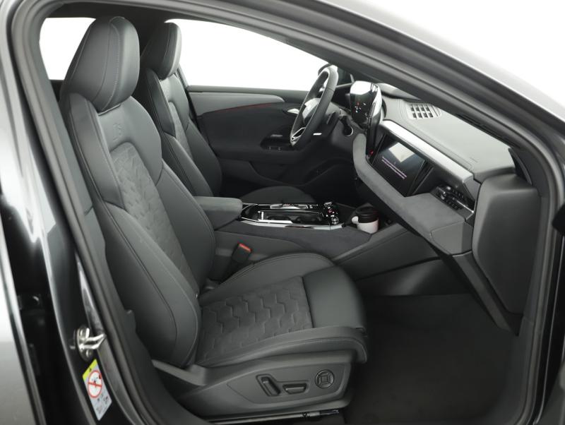 Audi A6 Avant e-tron quattro business