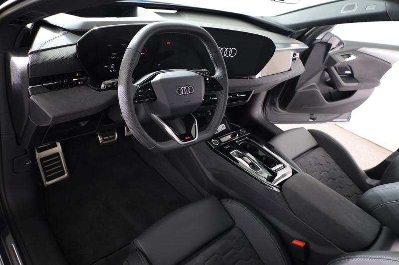 Audi A6 Avant e-tron quattro business