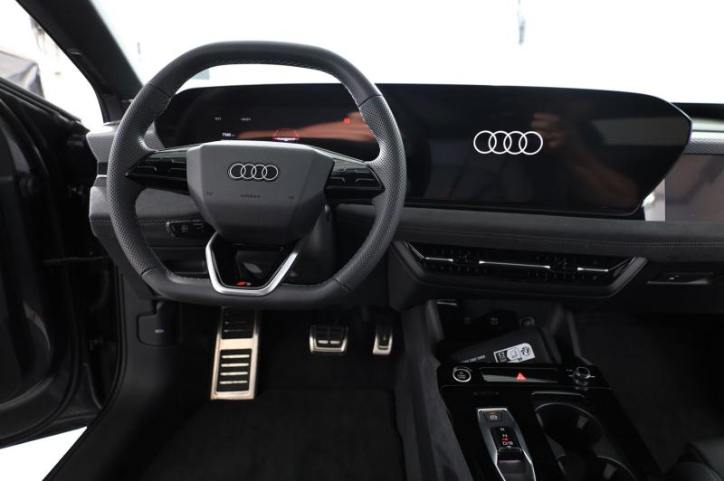 Audi A6 Avant e-tron quattro business