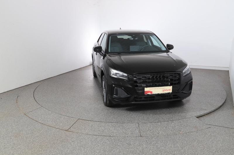 Audi Q2 30 TFSI admired