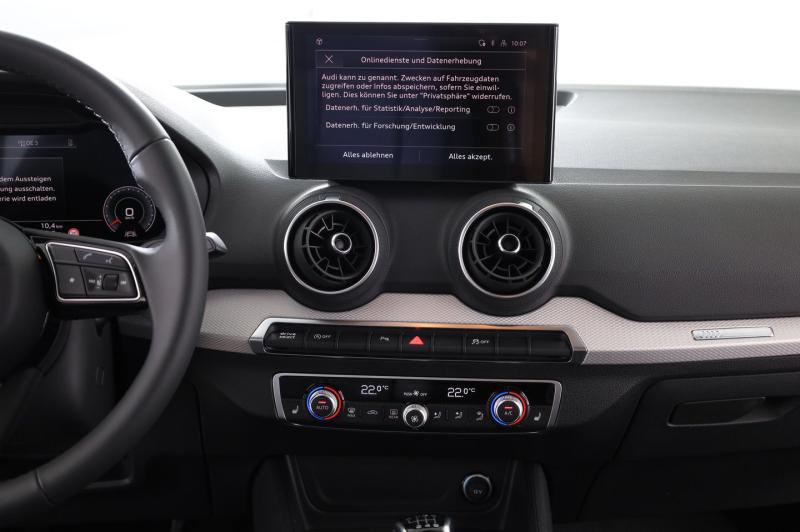 Audi Q2 30 TFSI admired