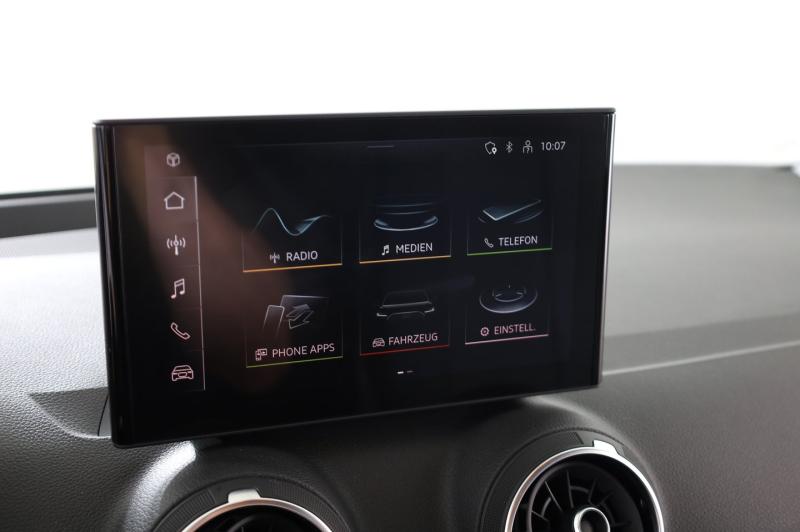 Audi Q2 30 TFSI admired