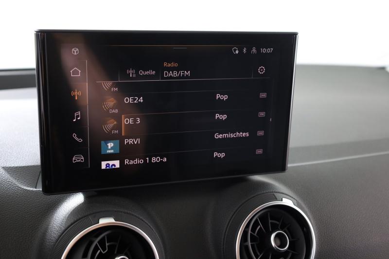 Audi Q2 30 TFSI admired