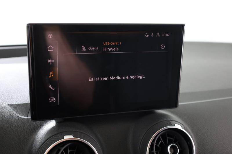 Audi Q2 30 TFSI admired