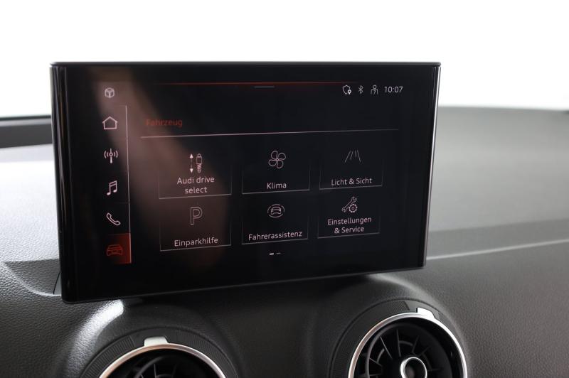 Audi Q2 30 TFSI admired