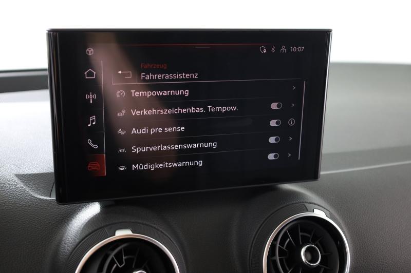 Audi Q2 30 TFSI admired
