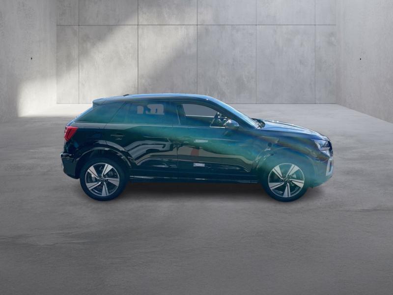 Audi Q2 30 TFSI admired