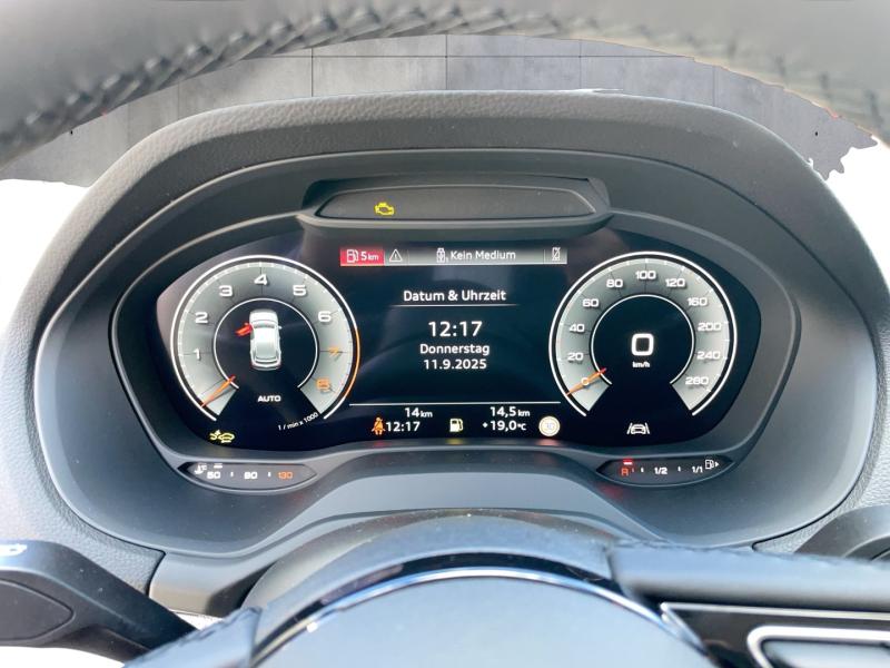 Audi Q2 30 TFSI admired