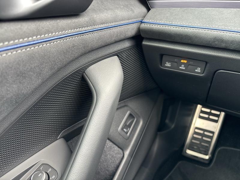 VW Passat Variant Sport TDI 4MOTION DSG