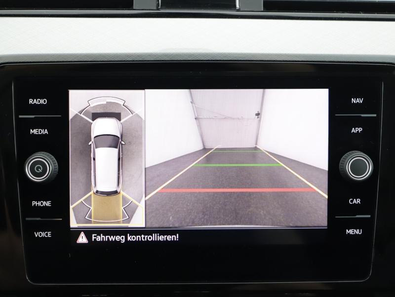 VW Passat GTE Variant