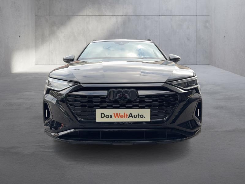 Audi Q8 55 e-tron quattro business