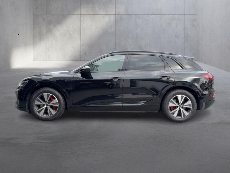 Audi Q8 55 e-tron quattro business