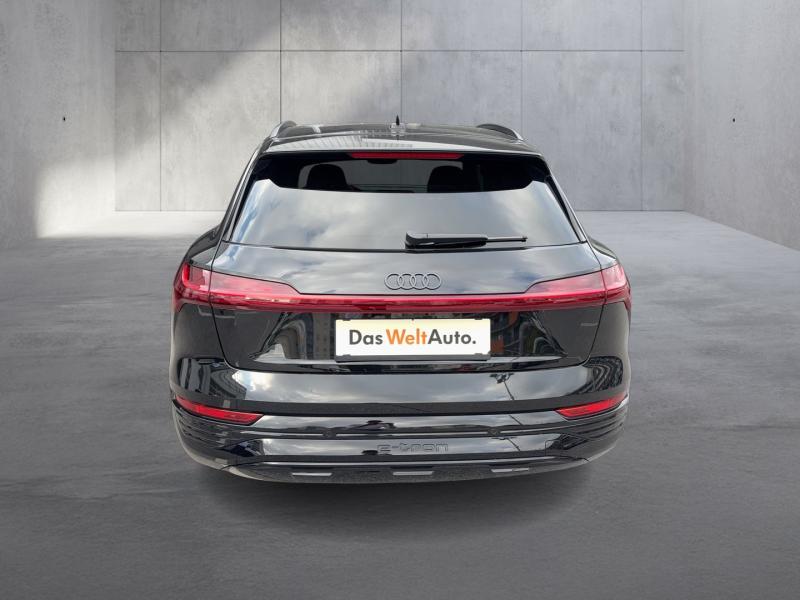 Audi Q8 55 e-tron quattro business