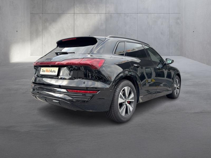 Audi Q8 55 e-tron quattro business