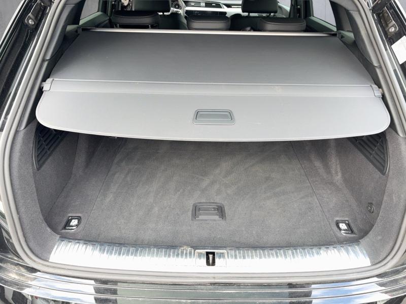 Audi Q8 55 e-tron quattro business