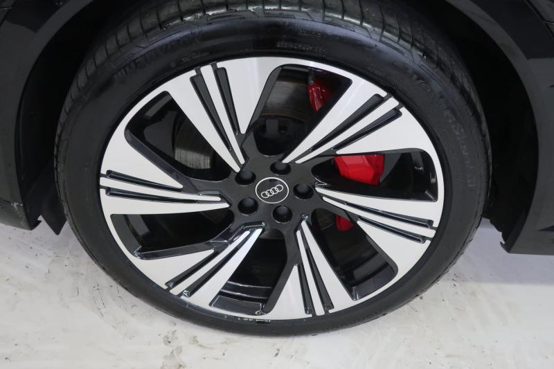 Audi Q8 55 e-tron quattro S line