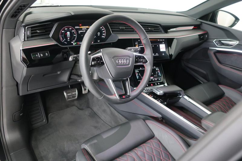 Audi Q8 55 e-tron quattro S line