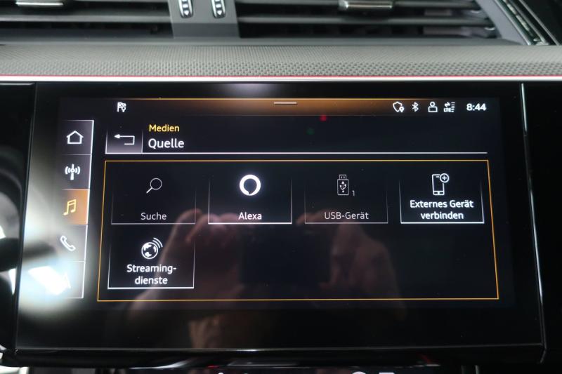 Audi Q8 55 e-tron quattro S line