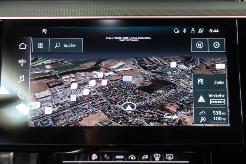 Audi Q8 55 e-tron quattro S line