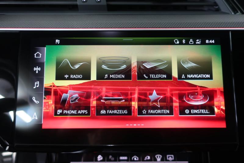 Audi Q8 55 e-tron quattro S line