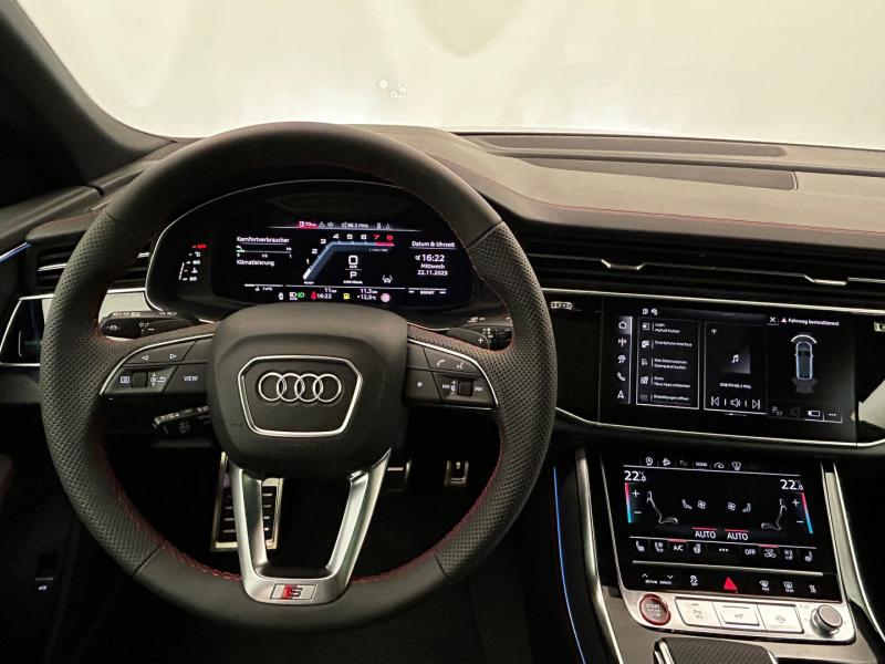 Audi SQ8 TFSI quattro