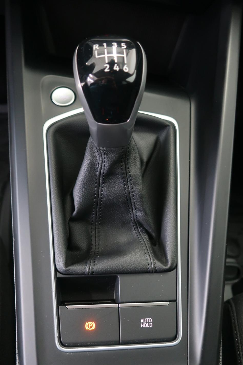 VW Golf Life TSI