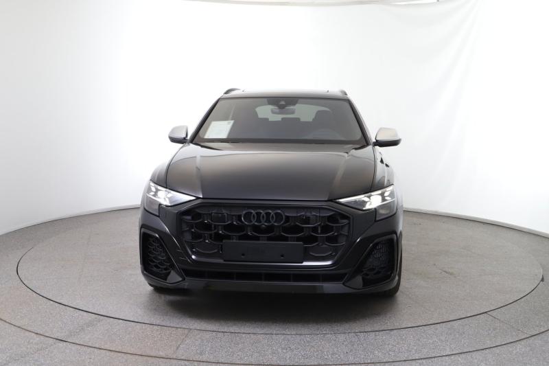 Audi SQ8 TFSI quattro