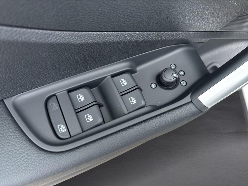 Audi Q2 30 TFSI admired