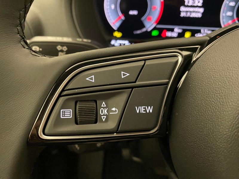 Audi Q2 30 TFSI admired