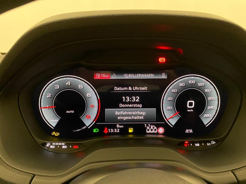 Audi Q2 30 TFSI admired
