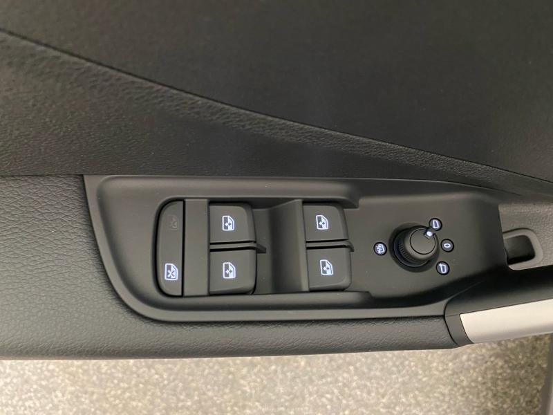 Audi Q2 30 TFSI admired