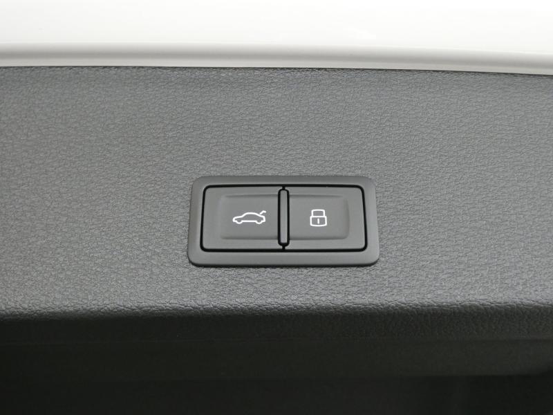 Audi Q2 30 TFSI admired