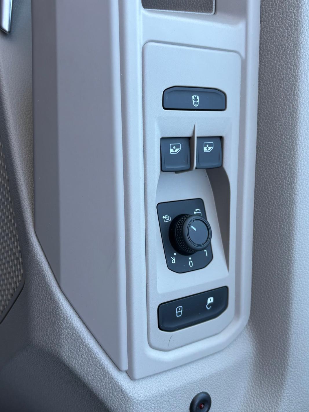VW Multivan Business TDI