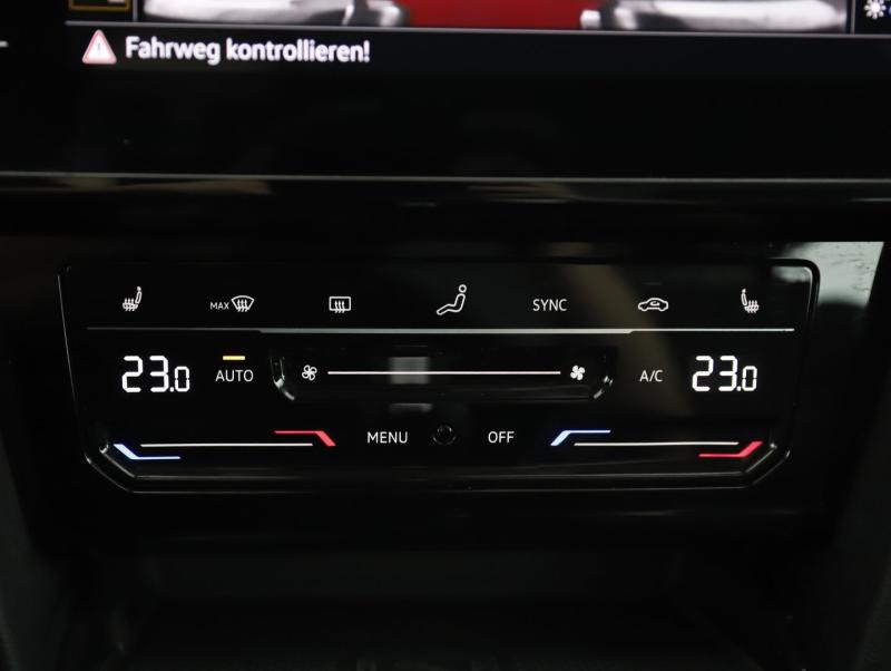 VW Passat Variant Business TDI DSG