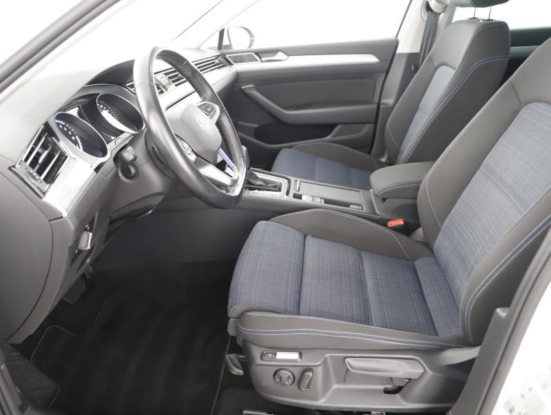 VW Passat GTE Variant
