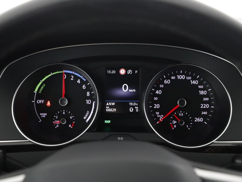 VW Passat GTE Variant