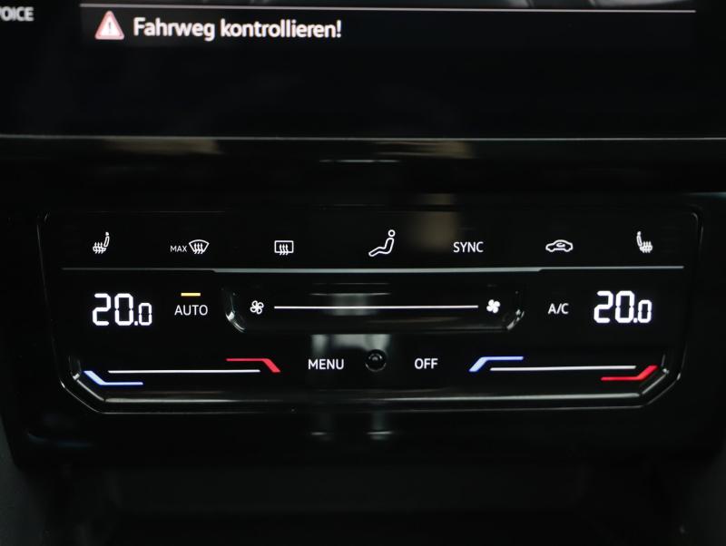 VW Passat GTE Variant