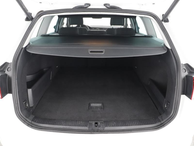 VW Passat GTE Variant