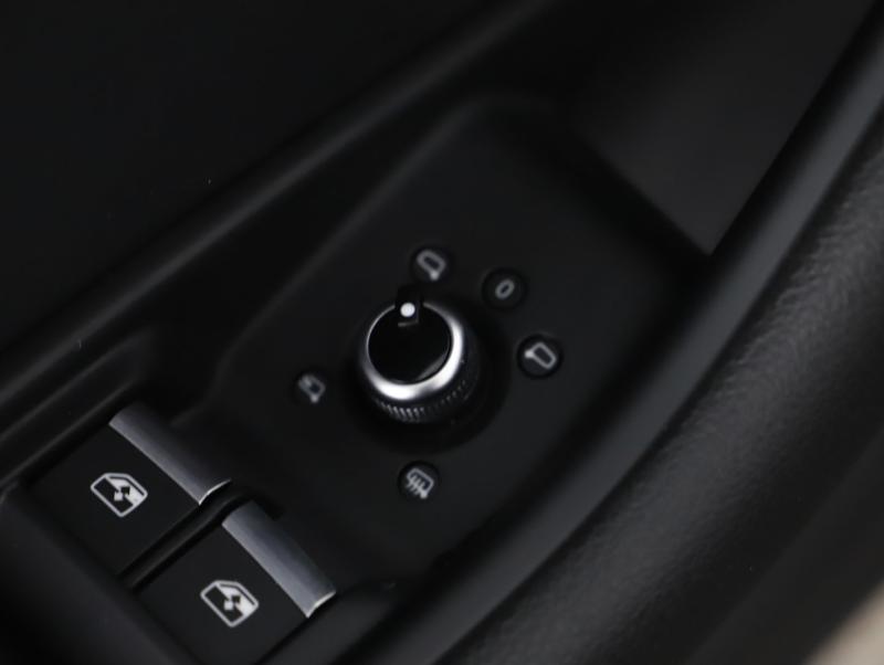 Audi A4 Limousine 40 TDI advanced