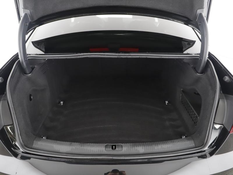 Audi A4 Limousine 40 TDI advanced