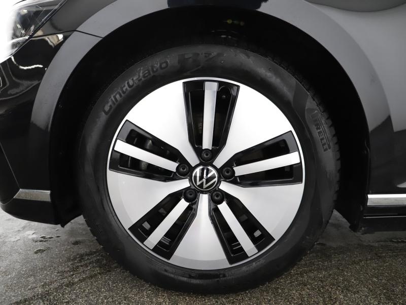 VW Passat GTE Variant