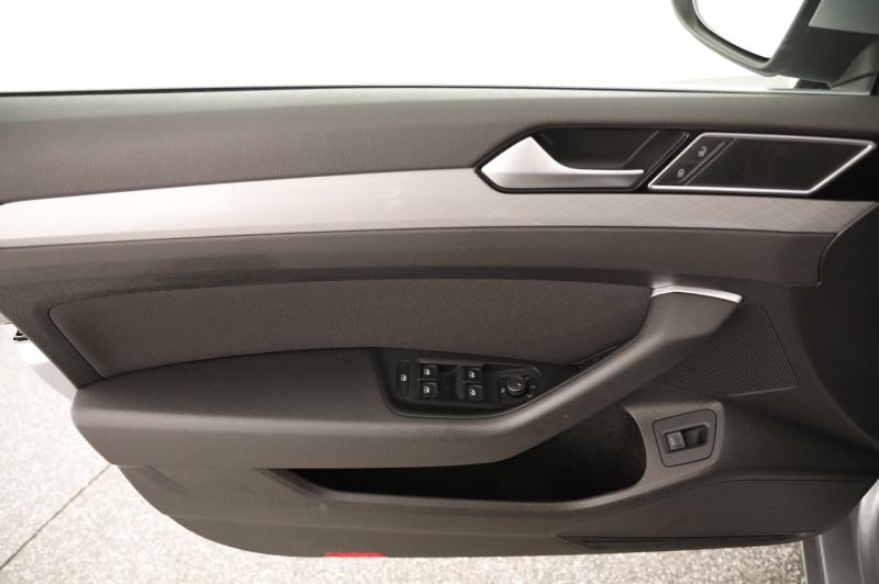 VW Passat Variant Business TDI DSG