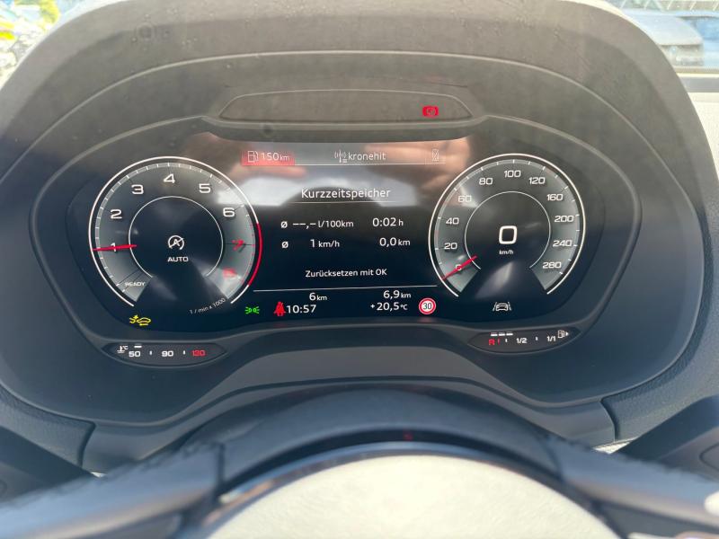 Audi Q2 30 TFSI admired