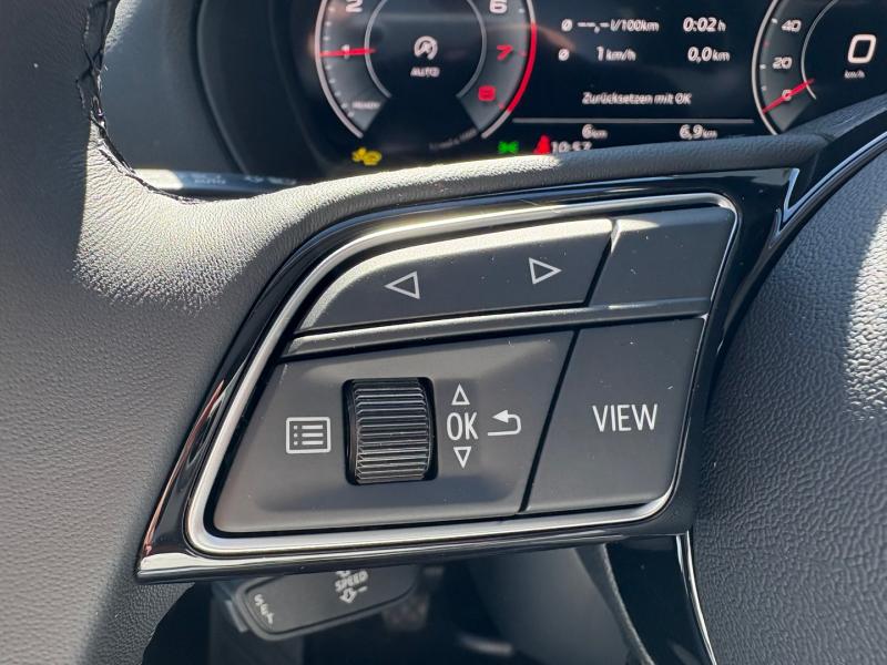 Audi Q2 30 TFSI admired